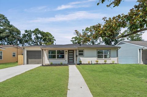 1818 Nina Lee Lane Houston TX 77018