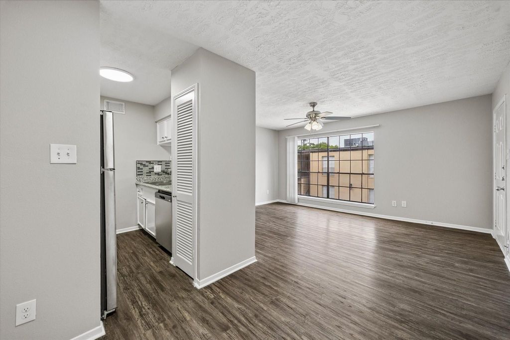 Photo of 201 Emerson Street #20, Houston, TX 77006 (MLS # 17288617)