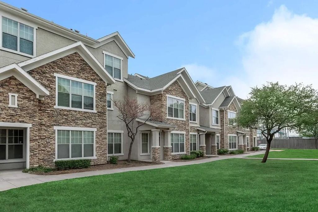 Photo of 4101 Delafield Ln, Dallas, TX 75227 (MLS # 35010748)