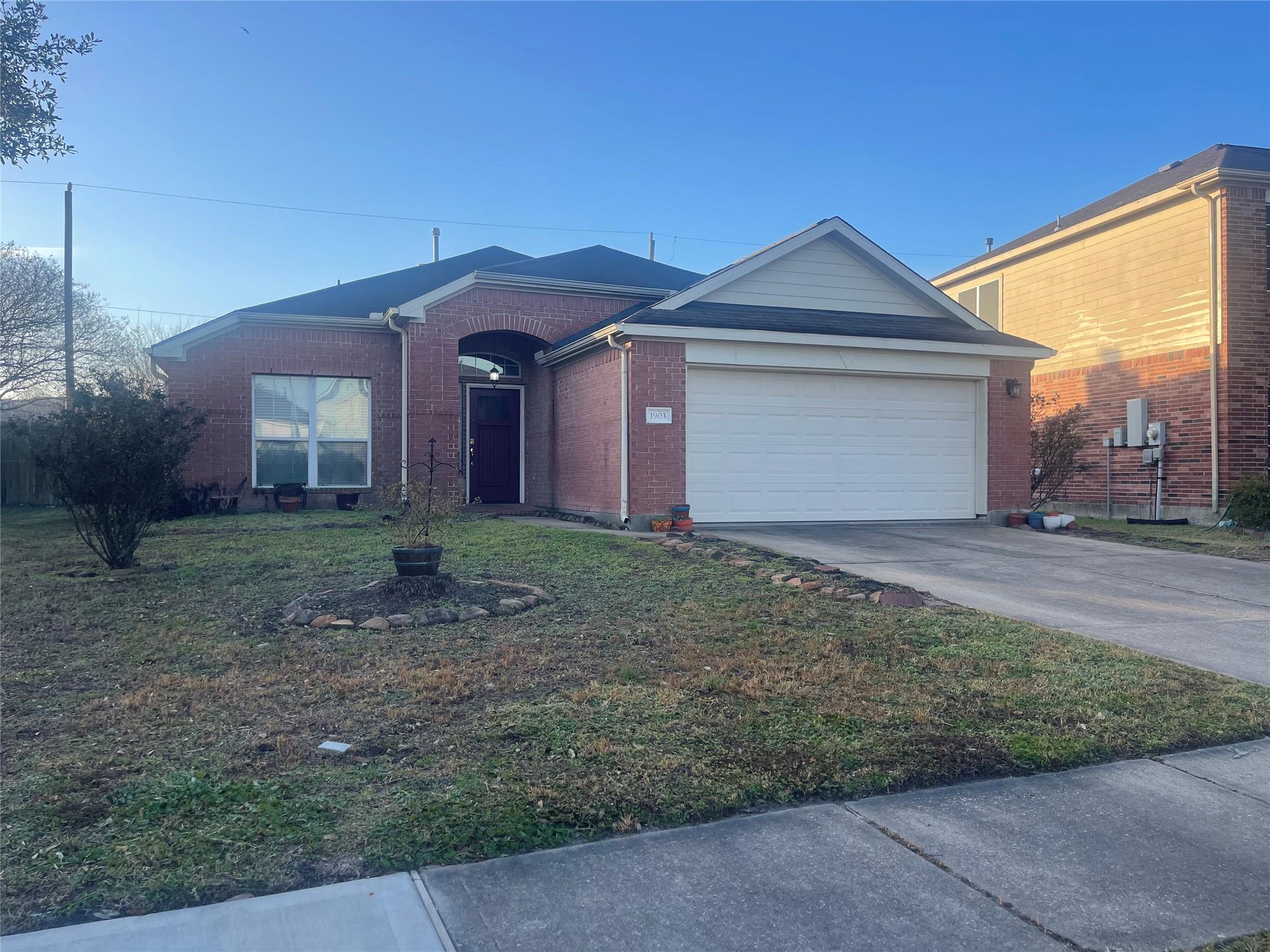 1903 Manor Drive