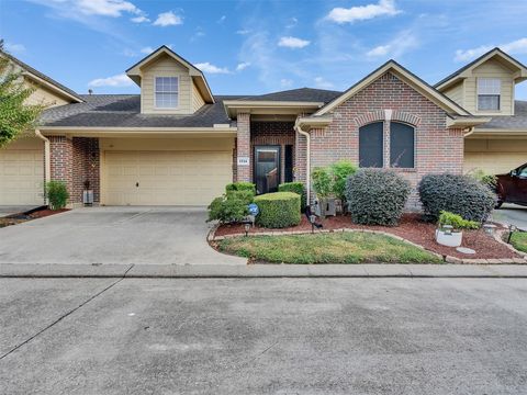 Photo of 1534 Village Townhome Drive, Pasadena, TX 77504 (MLS # 35406214)