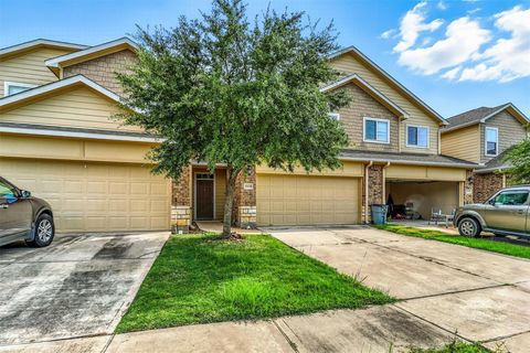Photo of 17035 Wilthorne Gardens Court, Houston, TX 77084 (MLS # 23812015)