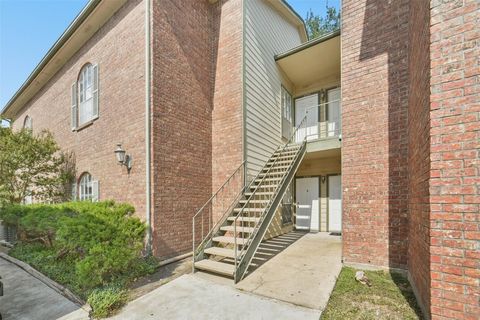 Photo of 6500 Harbor Town Drive #3204, Houston, TX 77036 (MLS # 17690795) Photo of 6500 Harbor Town Drive #3204, Houston, TX 77036 (MLS # 17690795)