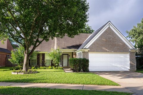 Homes For Sale - 20519 Valley Wells Drive<br/> Katy, TX 77449
