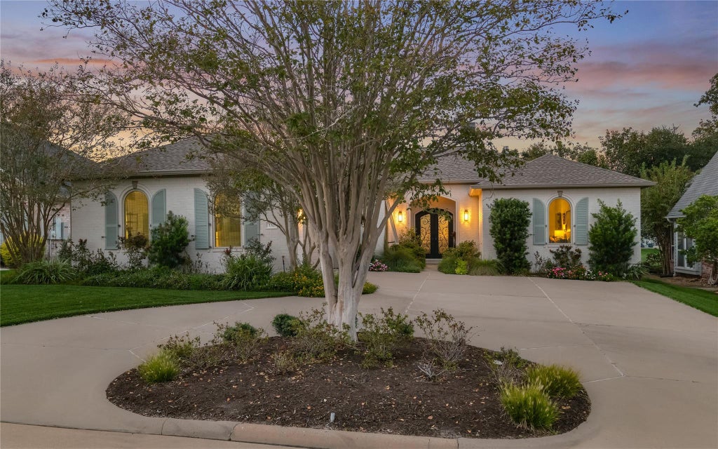 Photo of 132 Somerton Drive, Montgomery, TX 77356 (MLS # 35790882)