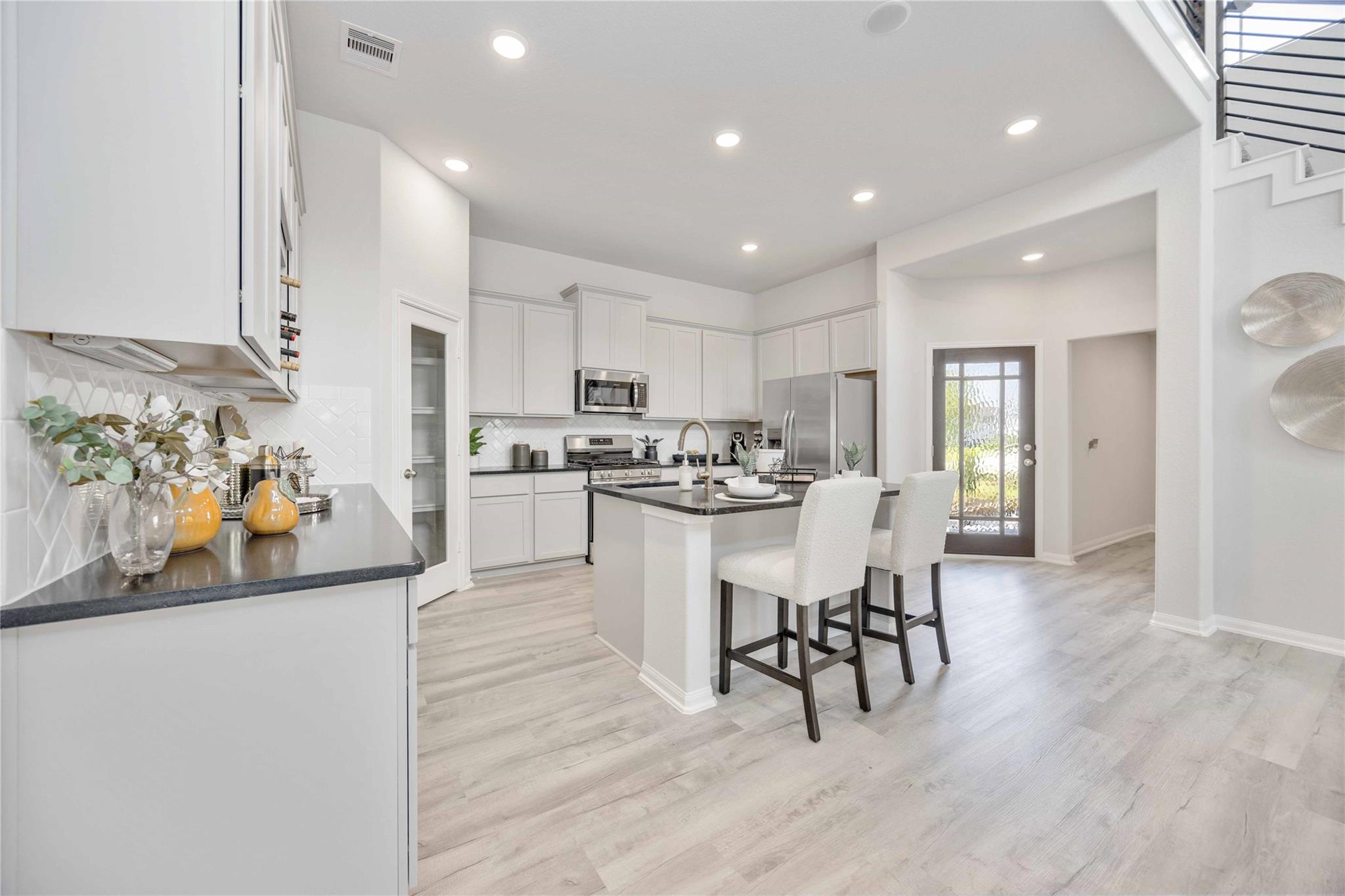 8002 Jim Bowie Court