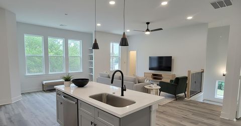 Photo of 4922 Hoover Street #E, Houston, TX 77092 (MLS # 41163121)