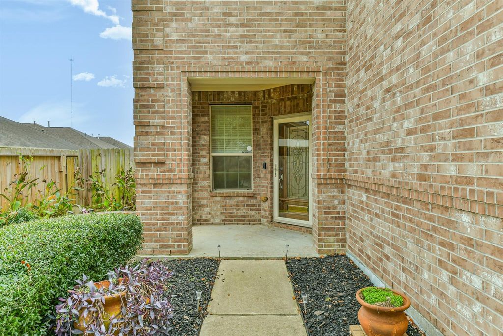 Photo of 3041 Heather Grove Ln Ln, Dickinson, TX 77539 (MLS # 41274660)