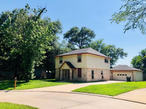 Photo of 29021 Cherrywood Lane, Shenandoah, TX 77381 (MLS # 94681988)