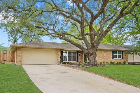 Photo of 5242 Sanford Road, Houston, TX 77035 (MLS # 43134310)