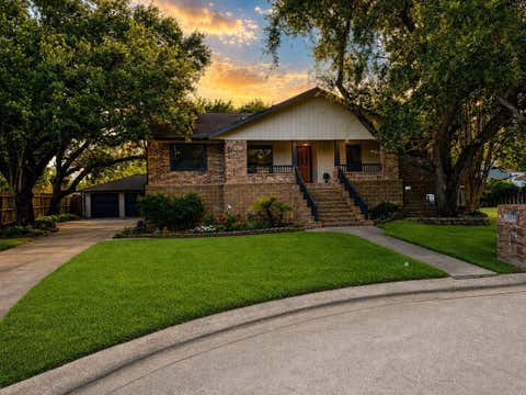 Photo of 321 Empress Lane, League City, TX 77573 (MLS # 20615336)