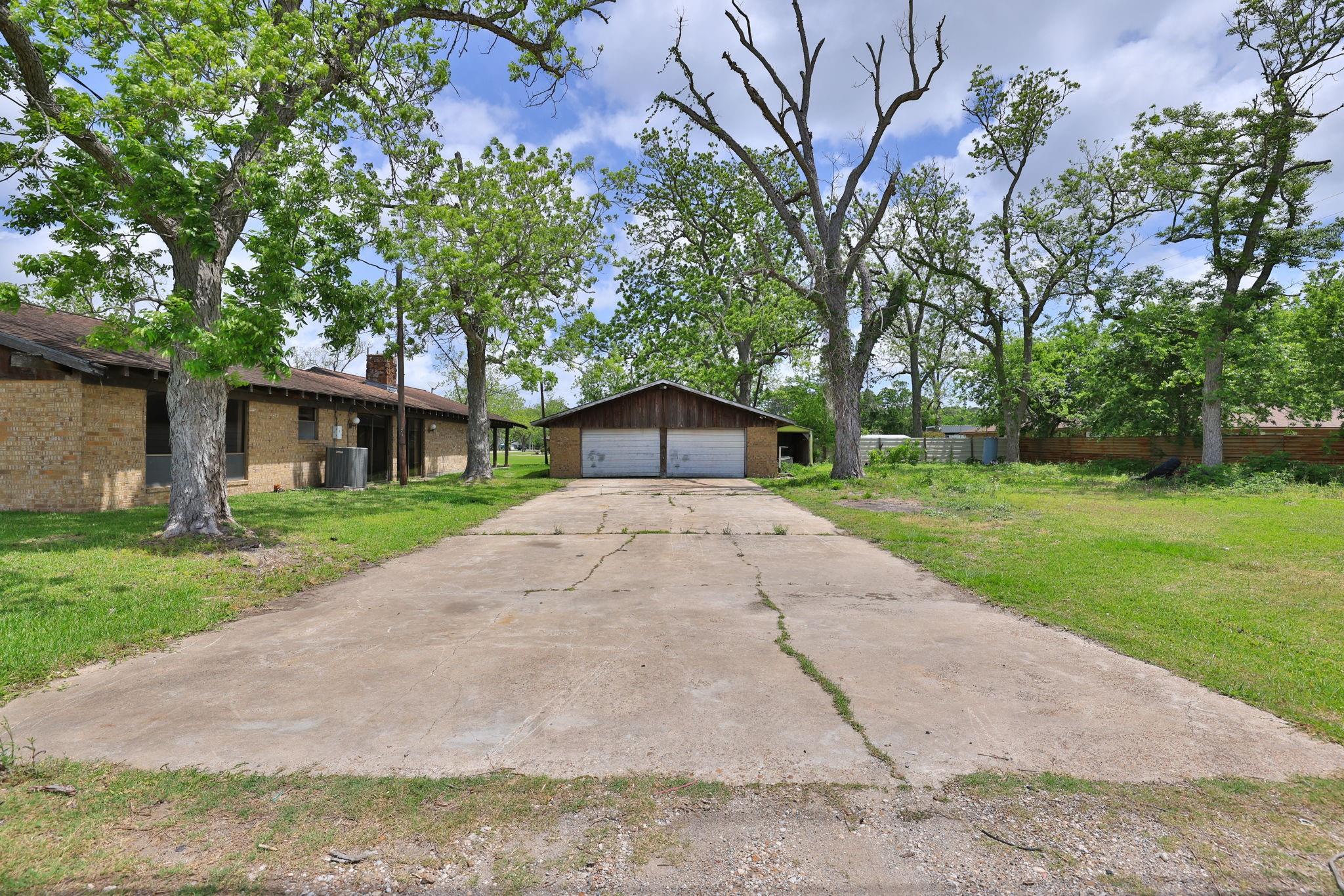 7807 Pecan Forest Lane
