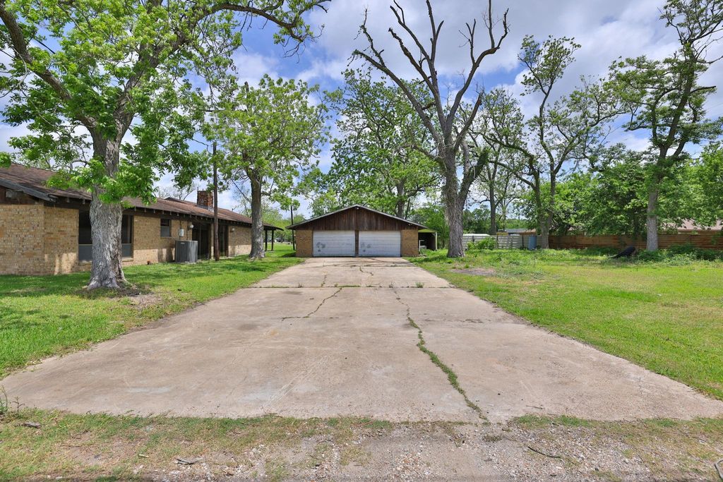 Photo of 7807 Pecan Forest Lane, Baytown, TX 77521 (MLS # 46314182)