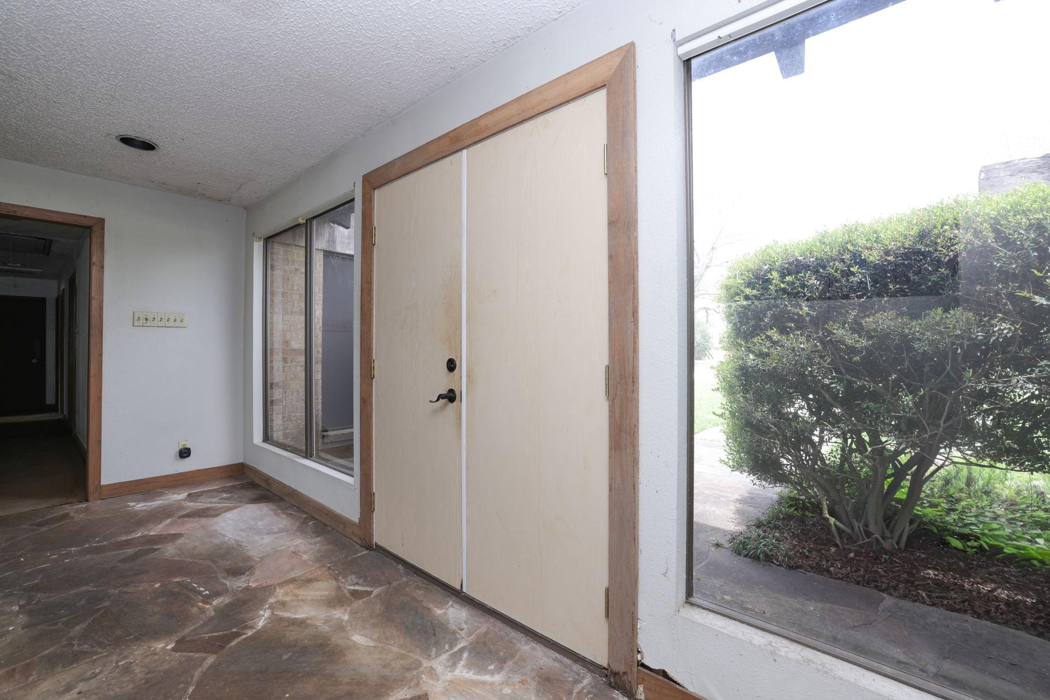7807 Pecan Forest Lane