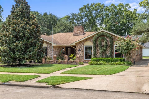 Photo of 15410 Cobre Valley Drive, Houston, TX 77062 (MLS # 85189938)