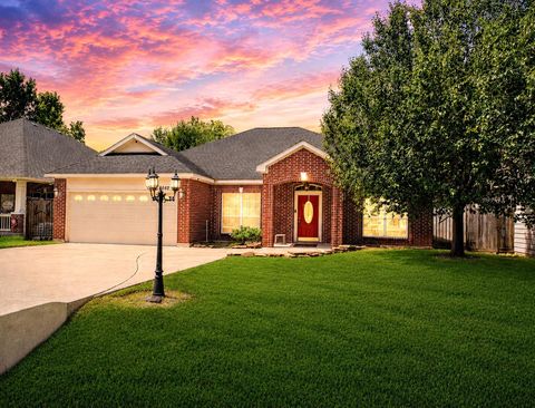 Photo of 540 Springwood Drive, Conroe, TX 77385 (MLS # 72847648)