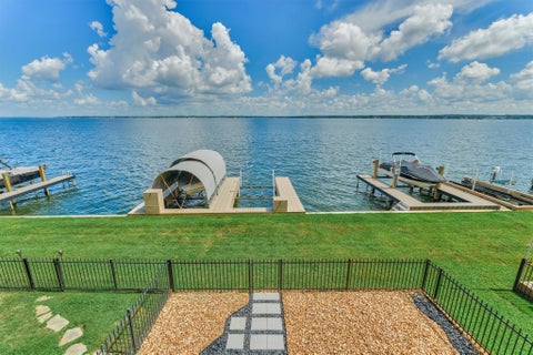 Photo of 4 Regency Point, Montgomery, TX 77356 (MLS # 69585728)
