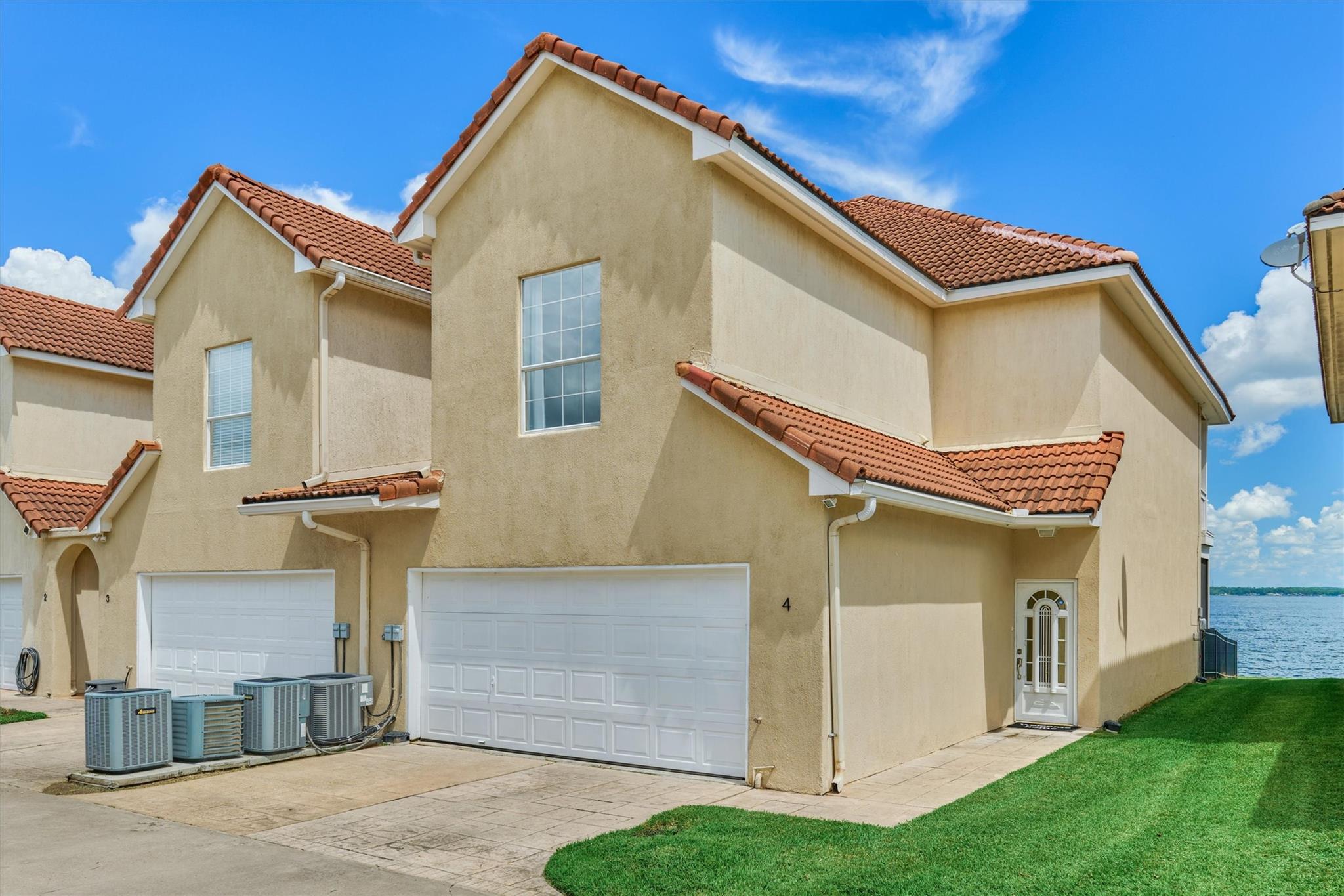 4 Regency Point