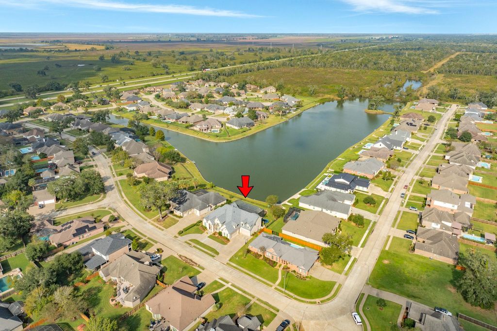Photo of 203 Arrowhead Drive, Lake Jackson, TX 77566 (MLS # 51353671)