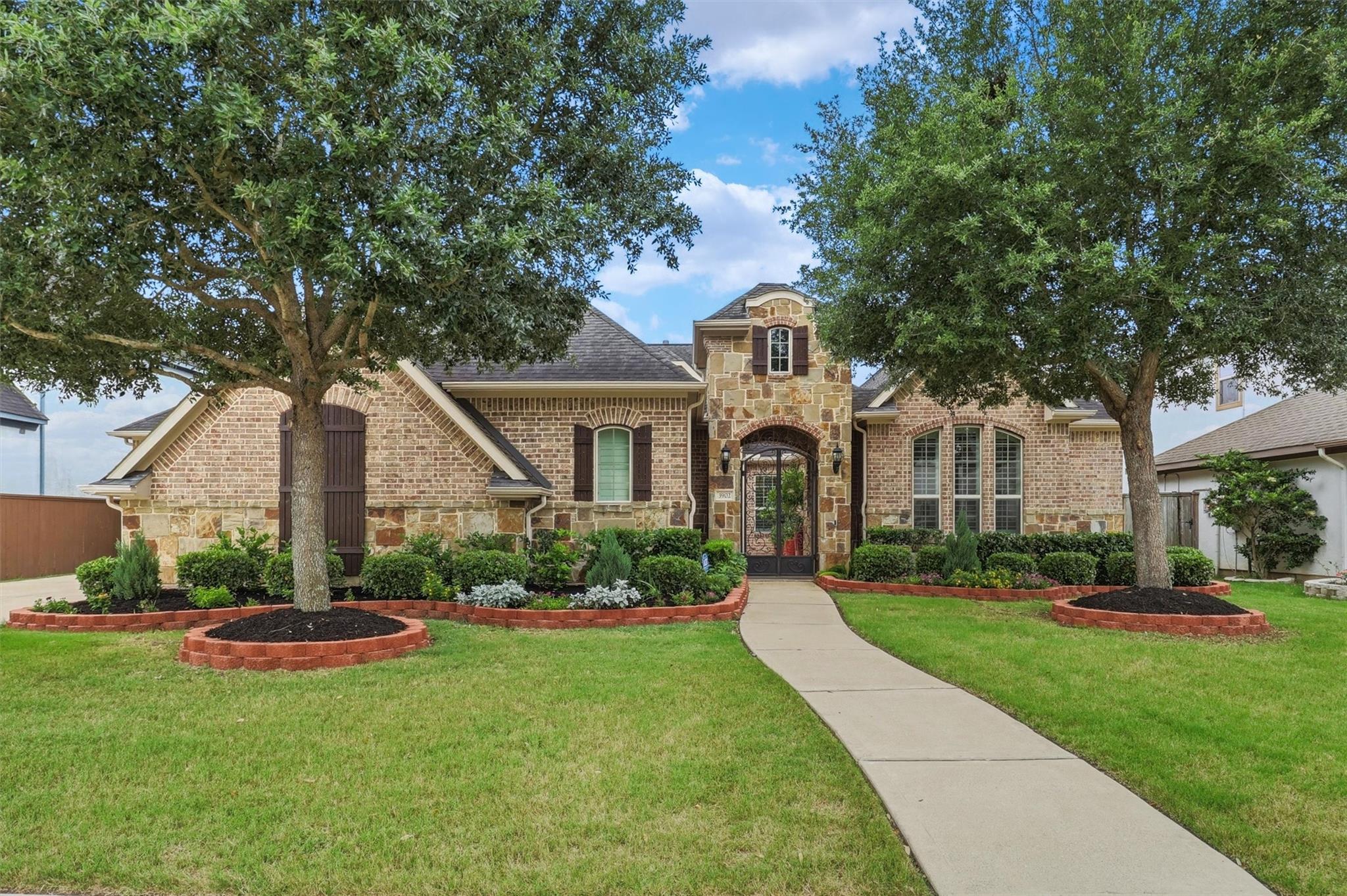 3902 Emery Heights Lane