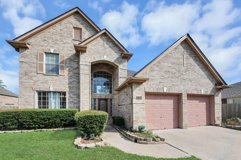 Photo of 15622 Valley Creek Drive, Houston, TX 77095 (MLS # 97269978)