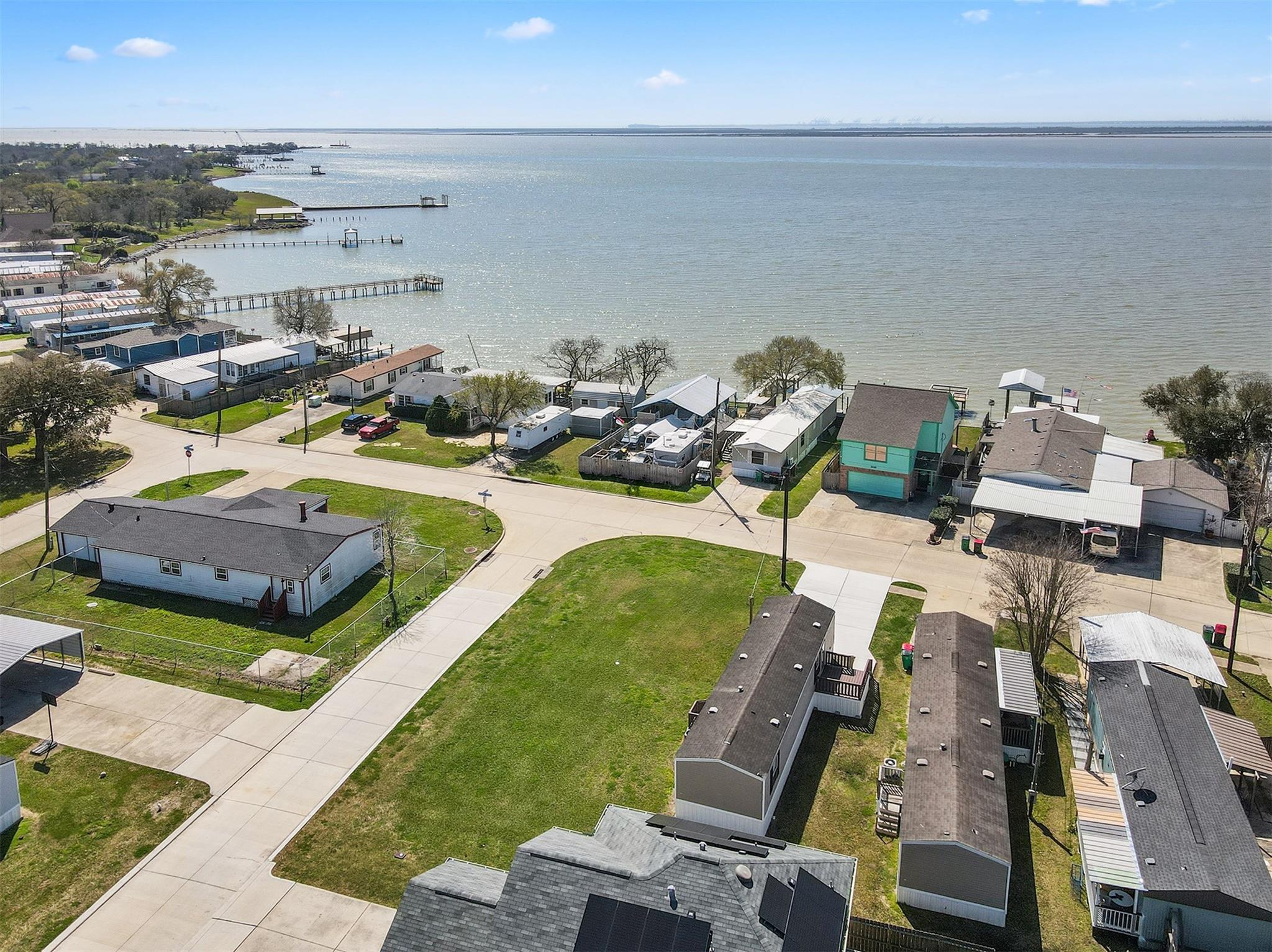 3035 Bay Oaks Harbor Drive