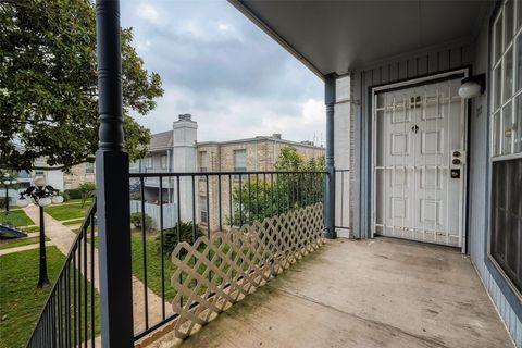 Photo of 6606 De Moss Drive #1212, Houston, TX 77074 (MLS # 49097981)