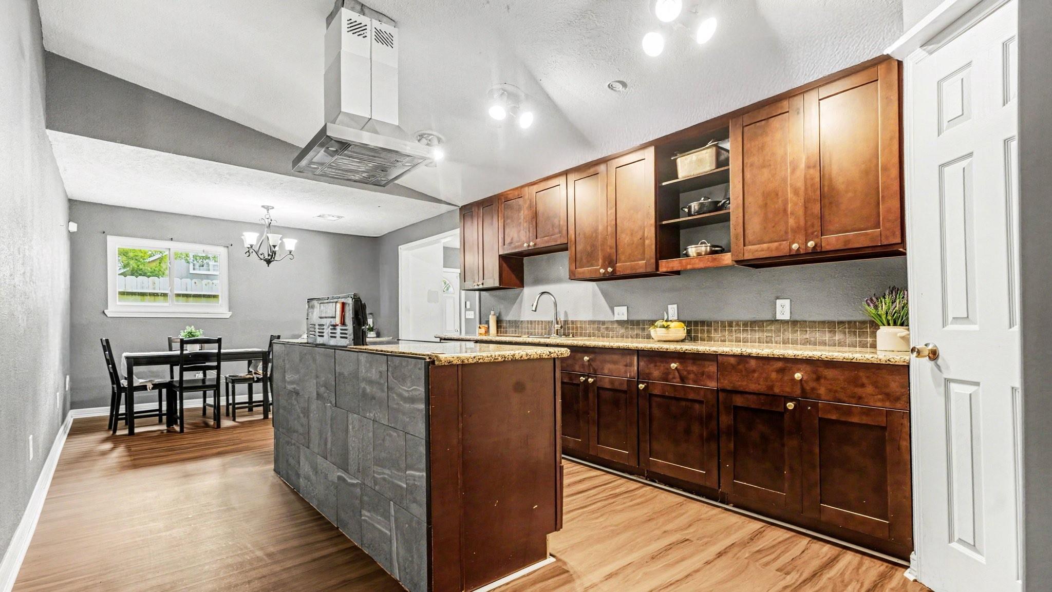 5318 Hemlock Drive
