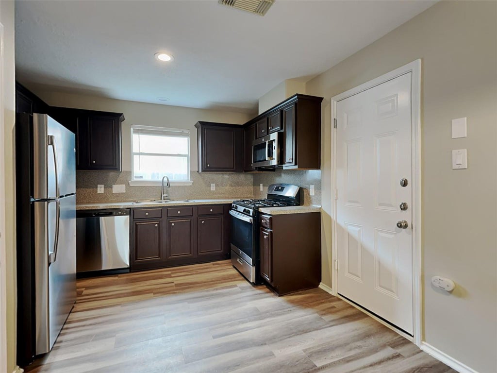 Photo of 911 Lancaster Lake Drive, Houston, TX 77073 (MLS # 17550280)