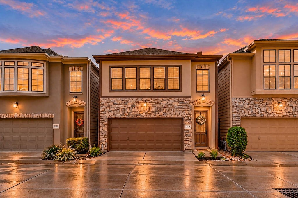 Photo of 1316 Studer Street, Houston, TX 77007 (MLS # 91960366)