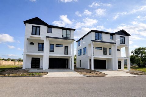 Photo of 1716 Erin Street, Houston, TX 77009 (MLS # 36327543)