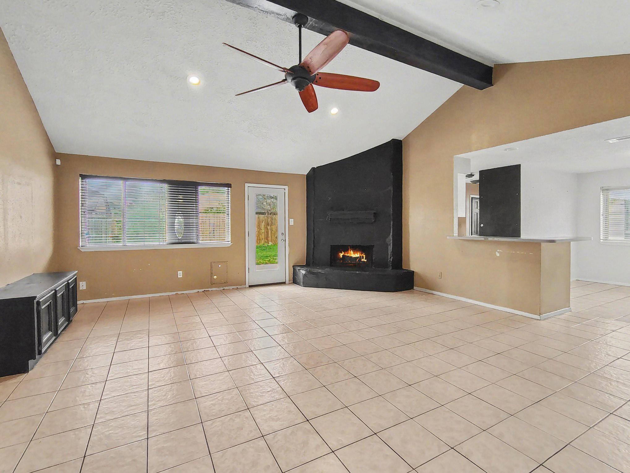 2735 Kings Canyon Court