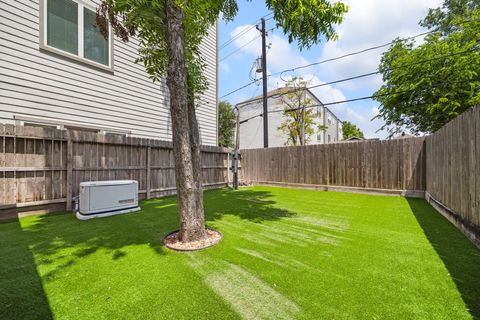 239 W 27th Street Houston TX 77008