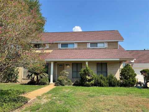 Photo of 206 Mann Street, Yoakum, TX 77995 (MLS # 33090971)