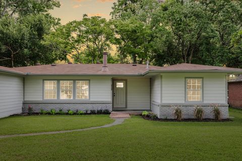 Photo of 1211 Kirsten Street, La Marque, TX 77568 (MLS # 17795497)