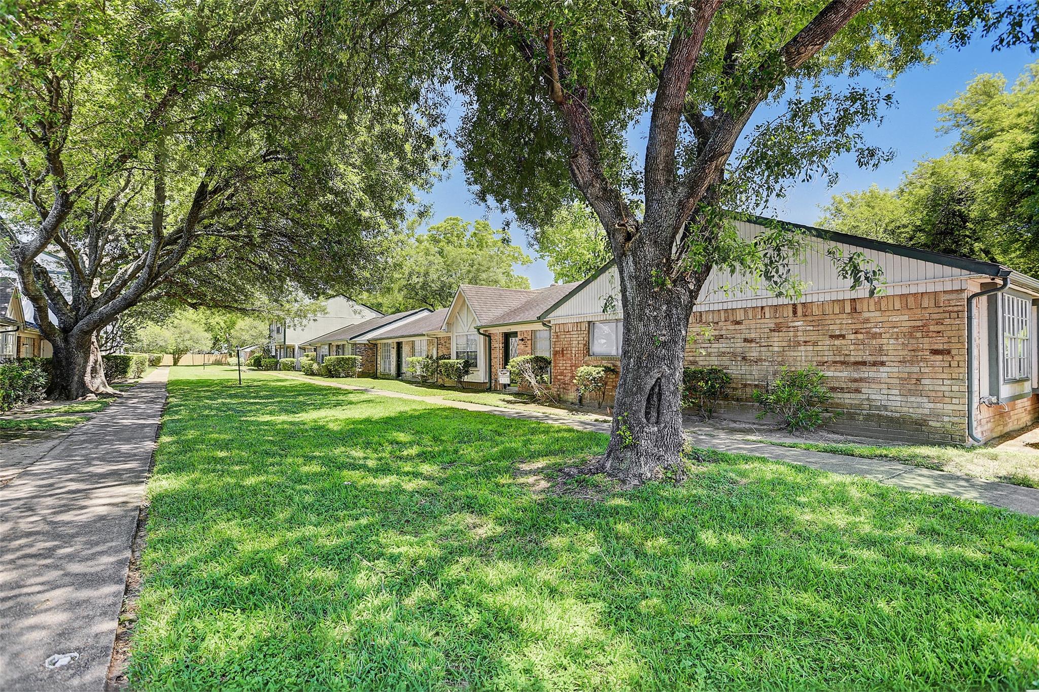 1115 Lyric Lane
