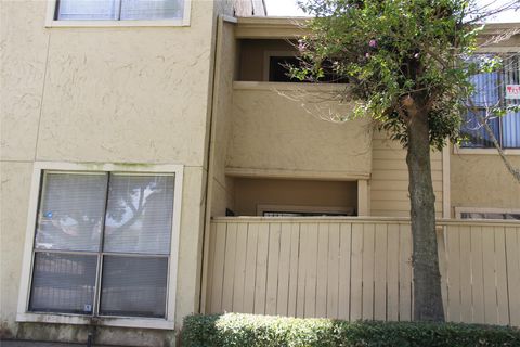 Photo of 9303 Pagewood Lane, Houston, TX 77063 (MLS # 37947035)