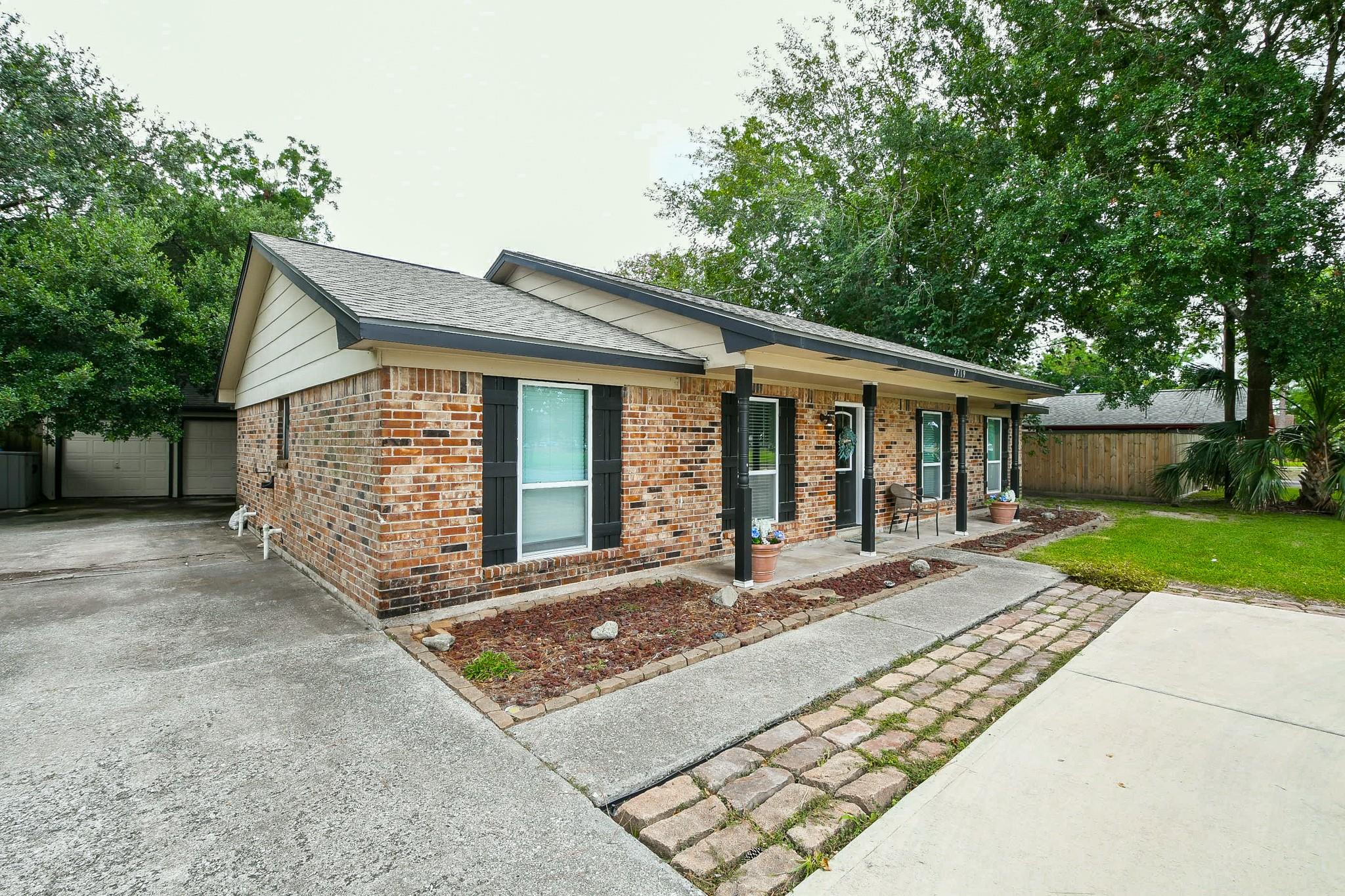 2719 Mustang Road