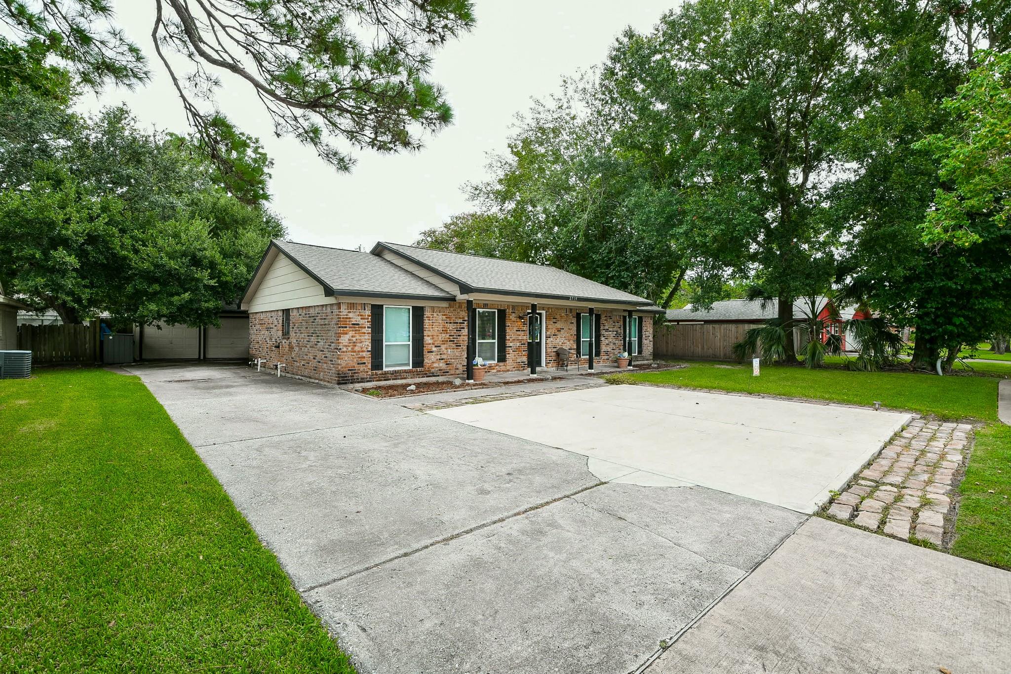 2719 Mustang Road