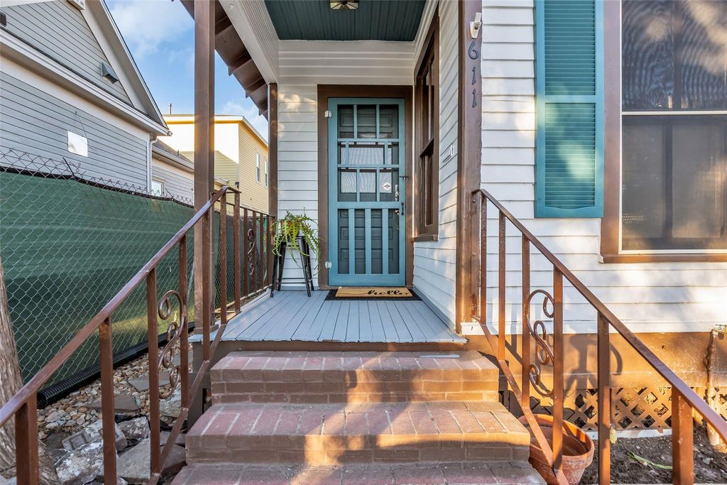 Photo of 611 Harvard Street, Houston, TX 77007 (MLS # 68301314)