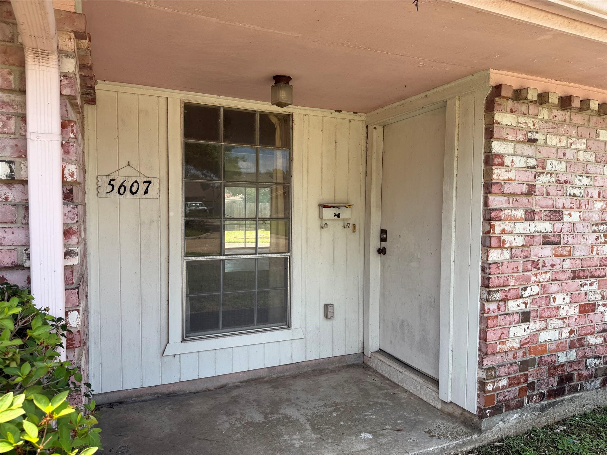 5607 Viking Drive