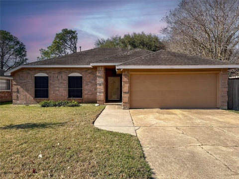 Homes For Sale - 4330 Glen Avon Drive<br/> Pasadena, TX 77505