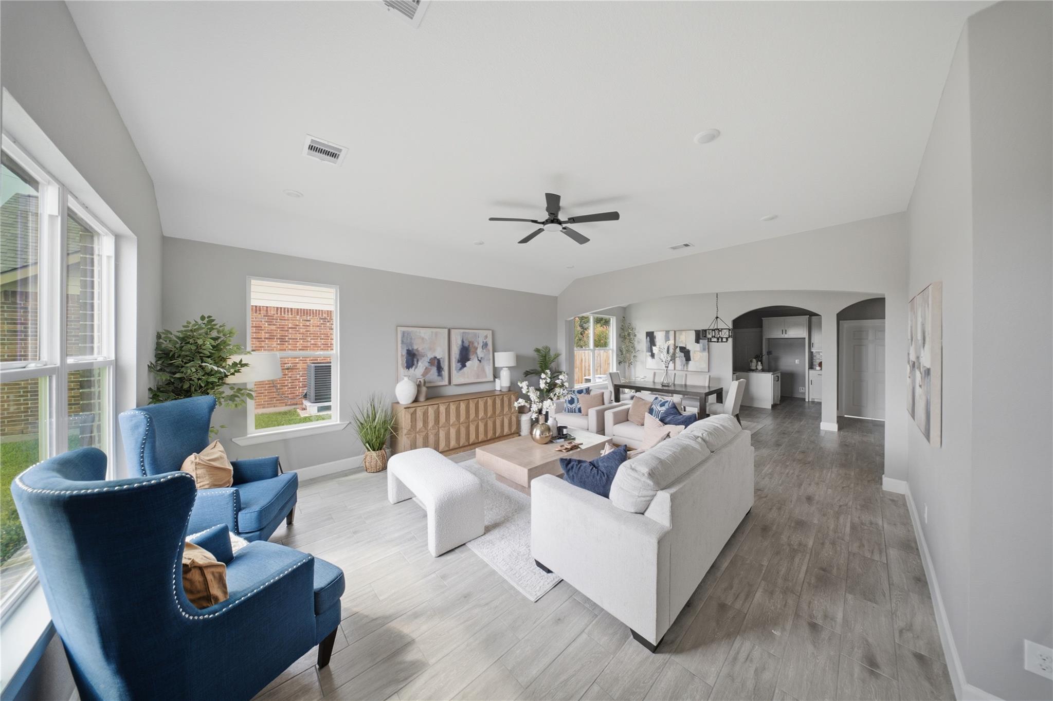 5014 E Meadow Drive