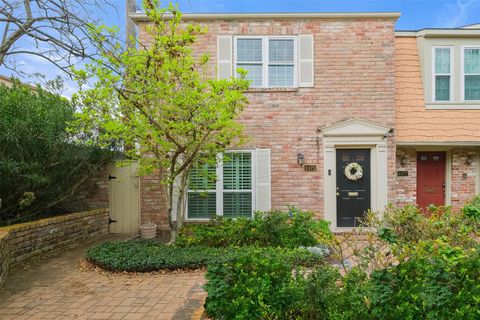 6475 Burgoyne Road 38 Houston TX 77057
