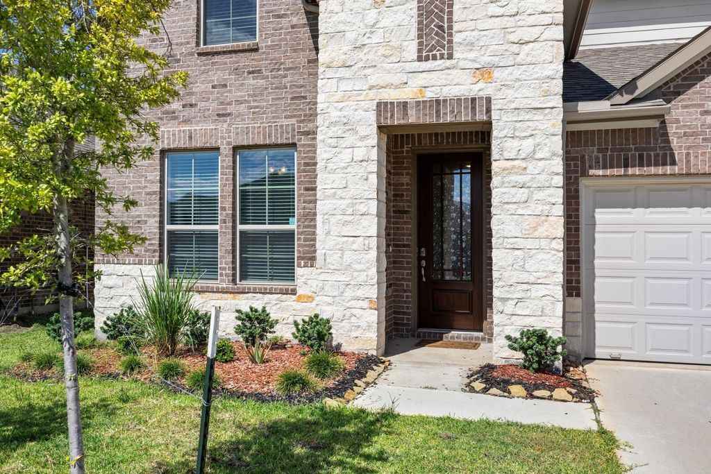 Photo of 21467 Somerset Shores Crossing, Kingwood, TX 77339 (MLS # 18304470)