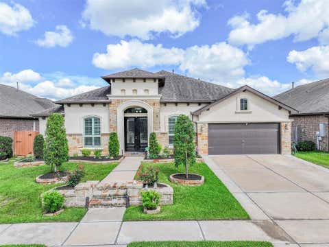 Homes For Sale - 829 Sage Way Lane<br/> Galveston County, Friendswood, TX 77546