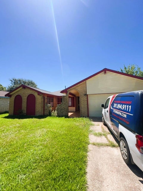 Homes For Rent - 14834 Keelby Drive<br/> Houston, TX 77015