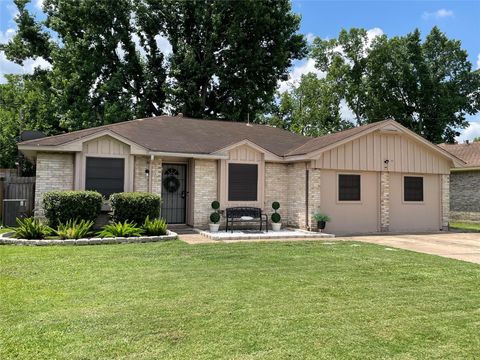 Photo of 614 Branding Iron Lane, Houston, TX 77060 (MLS # 48473335)