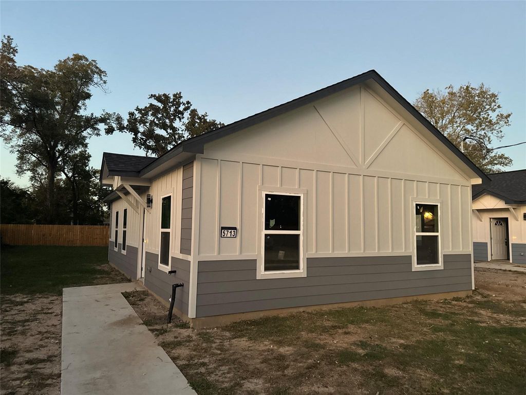 Photo of 2250 Cable Avenue, Beaumont, TX 77703 (MLS # 24147231)