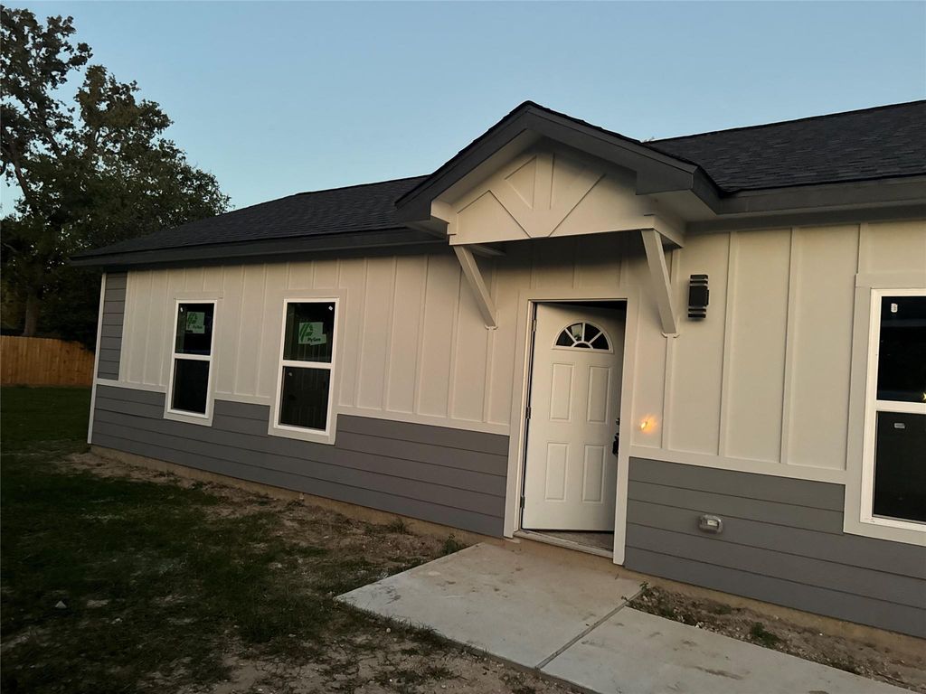 Photo of 2250 Cable Avenue, Beaumont, TX 77703 (MLS # 24147231)